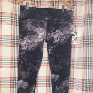 NWT Tuff Athletics XL Athletic Leggings
